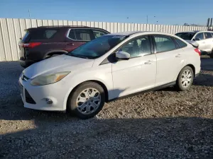 Ford Focus SE 2.0L 4 2012
