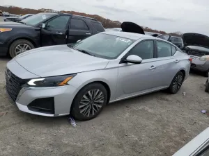 Nissan Altima SV 2.5L 4 2023