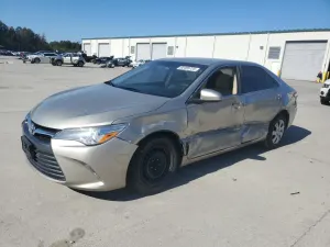 Toyota Camry LE 2.5L 4 2017