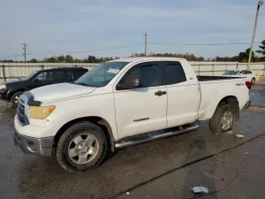 Toyota Tundra DOUBLE CAB SR5 4.6L 8 2013