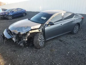 Nissan Altima SV 2.5L 4 2025