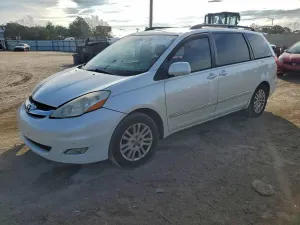 Toyota Sienna XLE 3.5L 6 2010