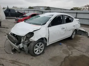 Nissan Versa S 1.6L 4 2014