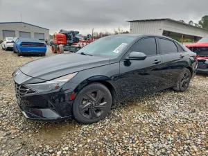 Hyundai Elantra SEL 2.0L 4 2021