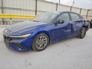Hyundai Elantra SEL 2.0L 4 2024