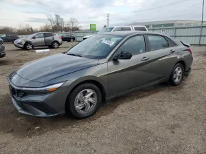 Hyundai Elantra SE 2.0L 4 2024