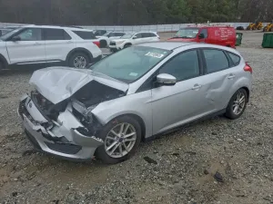 Ford Focus SE 2.0L 4 2016
