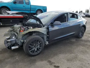 Tesla Model 3 2025