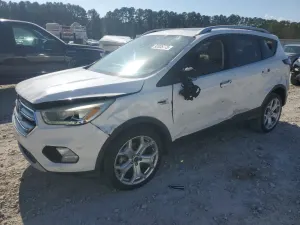 Ford Escape TITANIUM 2.0L 4 2017