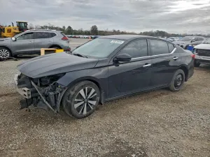 Nissan Altima SL 2.5L 4 2020