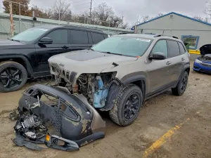 Jeep Cherokee TRAILHAWK 3.2L 6 2021