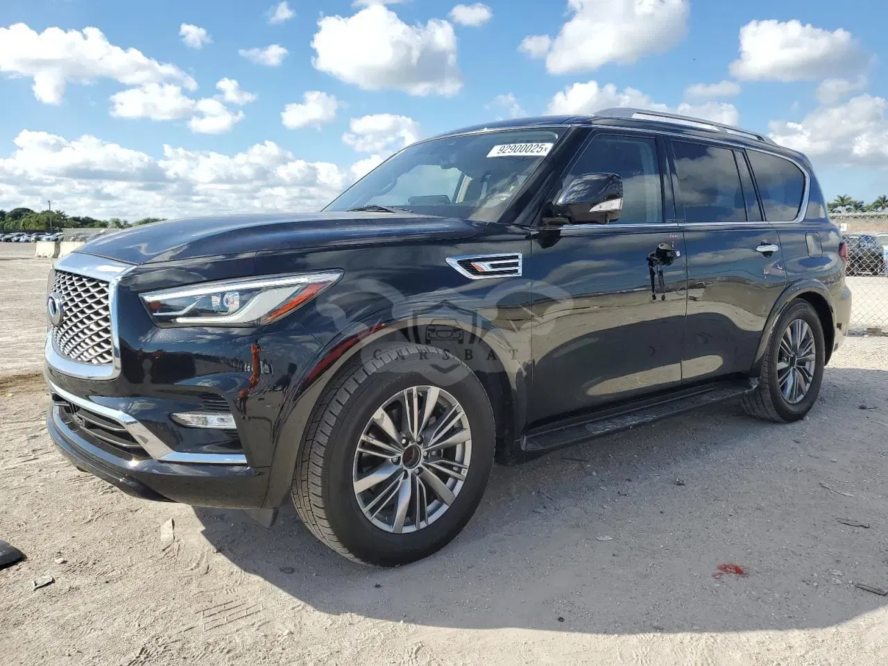Infiniti QX80 LUXE 5.6L 8 2022