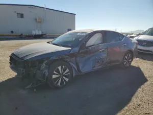 Nissan Altima SV 2.5L 4 2021