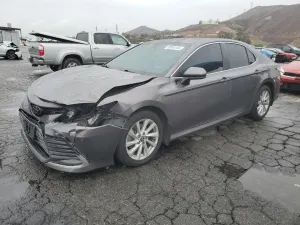 Toyota Camry LE 2.5L 4 2022
