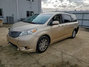 Toyota Sienna 3.5L 6 2014
