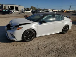 Toyota Camry XSE 2.5L 4 2020