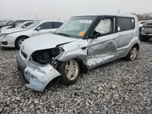 Kia Soul + 2.0L 4 2011