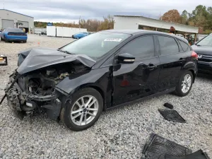 Ford Focus SE 2.0L 4 2016