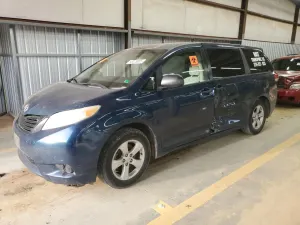 Toyota Sienna 3.5L 6 2011