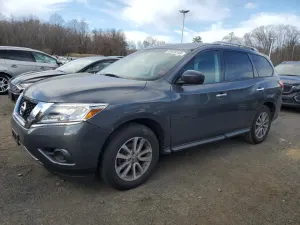 Nissan Pathfinder S 3.5L 6 2013