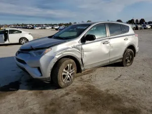 Toyota Rav4 LE 2.5L 4 2018