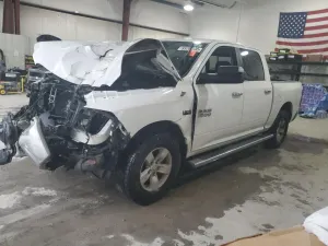 RAM 1500 SLT 5.7L 8 2017