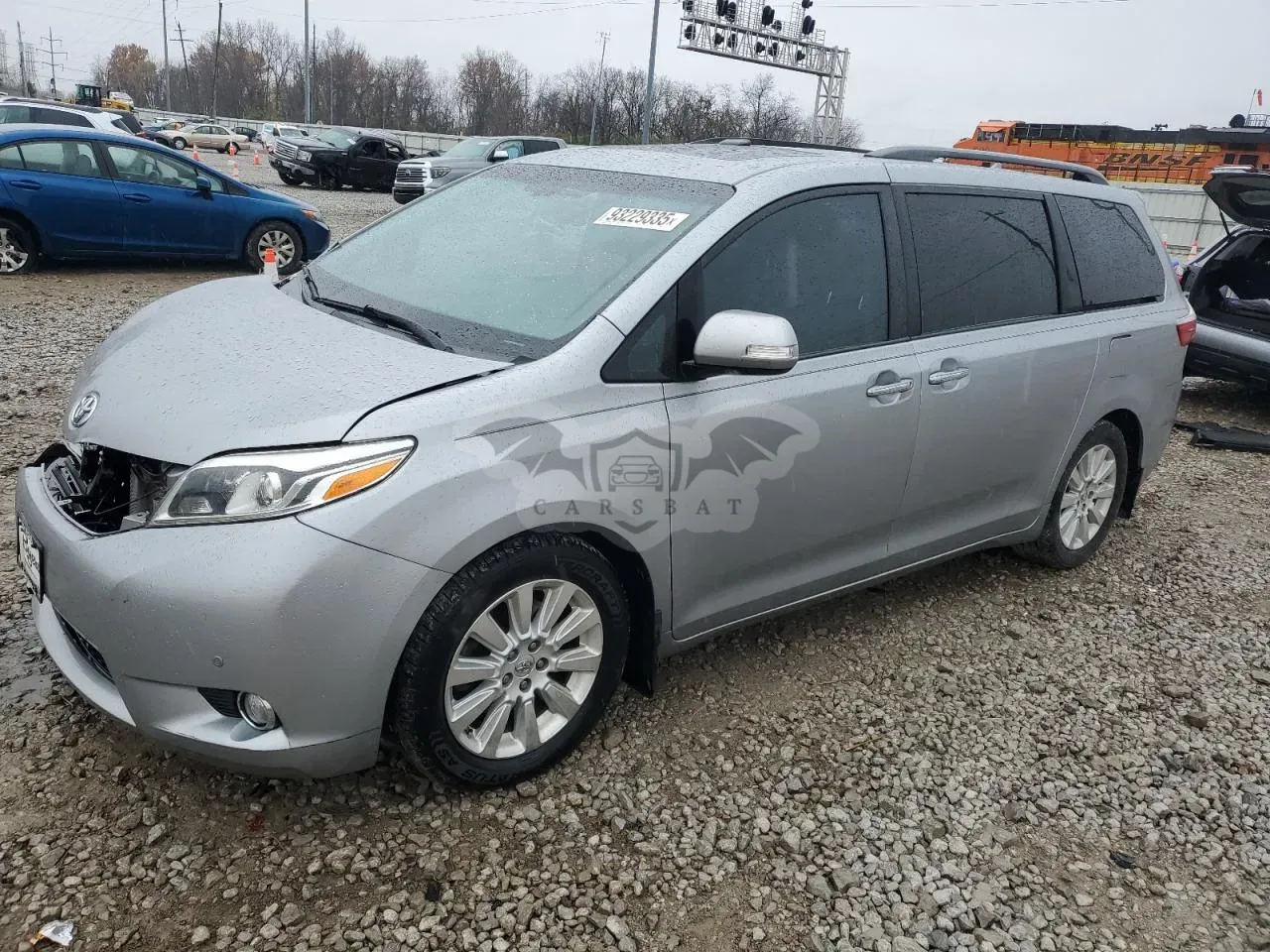 Toyota Sienna XLE 3.5L 6 2016