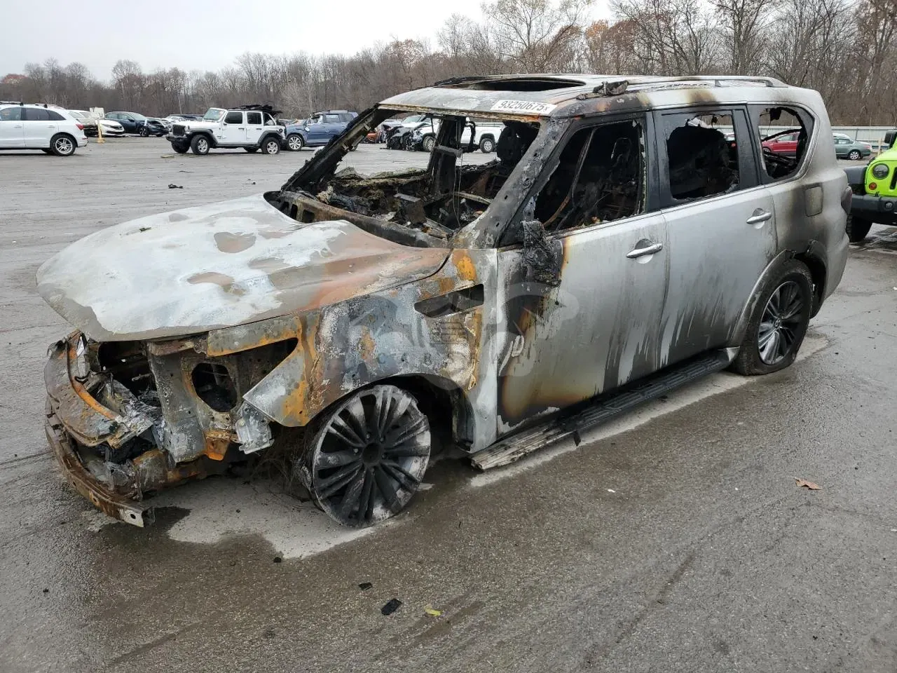 Infiniti QX80 5.6L 8 2020