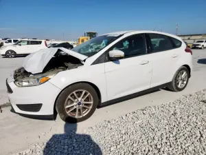 Ford Focus SE 2.0L 4 2016