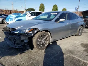 Lexus ES 300H BASE 2.5L 4 2024