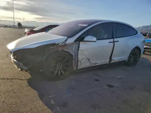 Tesla Model X 2022