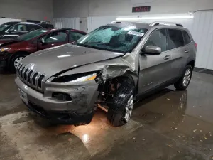 Jeep Cherokee LATITUDE 2.4L 4 2016
