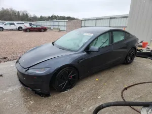 Tesla Model 3 2024
