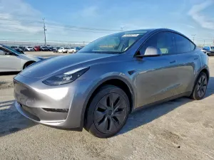 Tesla Model Y 2025