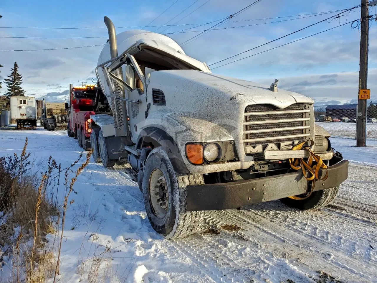 Mack 700 6 2004