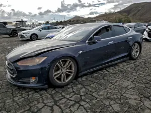 Tesla Model S 2013