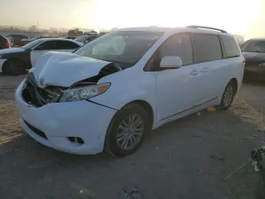 Toyota Sienna XLE 3.5L 6 2011