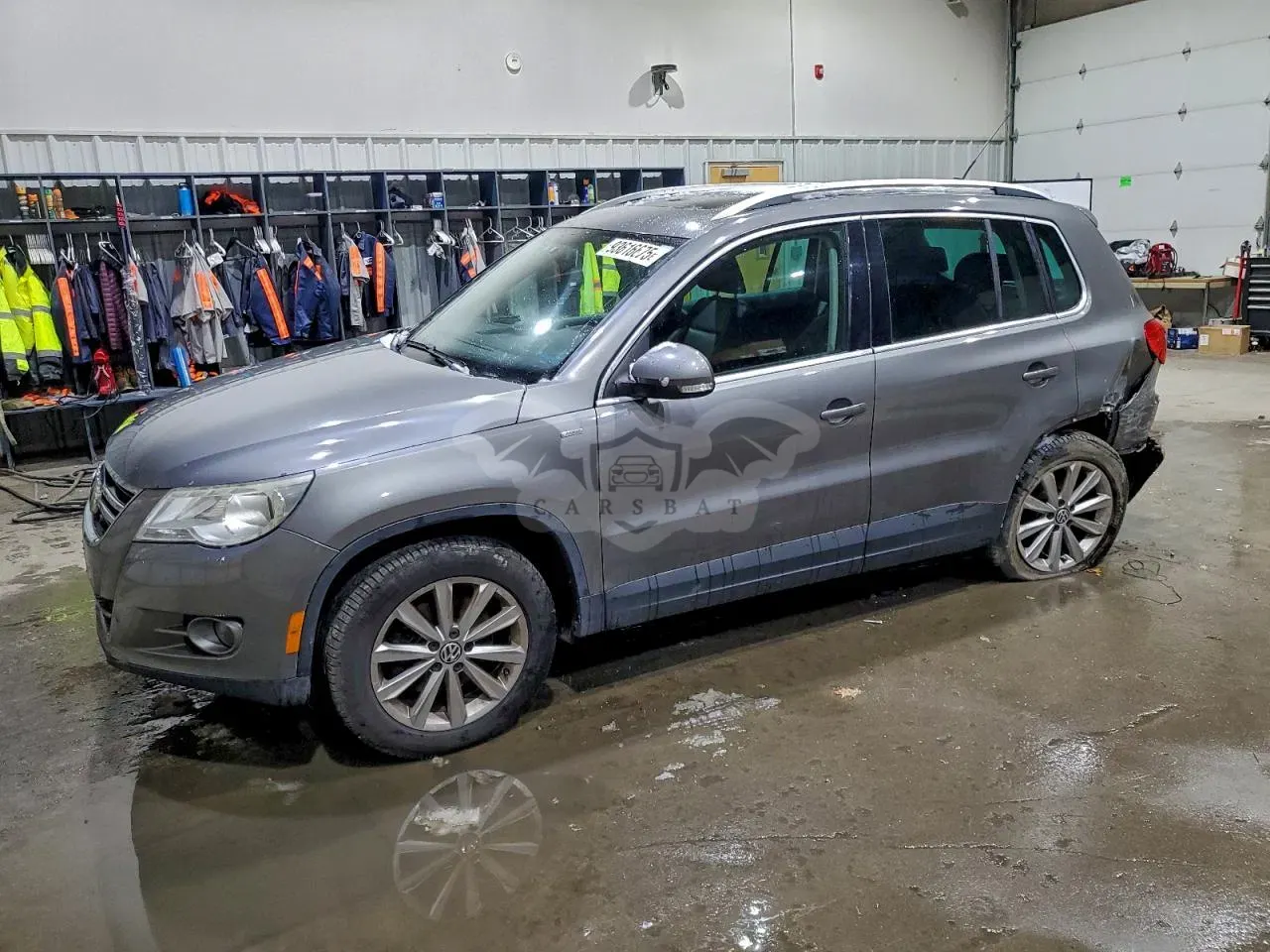 Volkswagen Tiguan SE 2.0L 4 2010