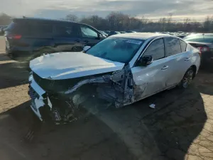 Infiniti Q50 LUXE 3.0L 6 2021