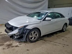 Hyundai Elantra SE 2.0L 4 2021