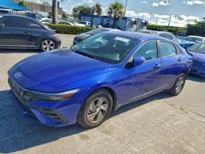 Hyundai Elantra SE 2.0L 4 2025