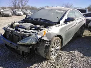 Hyundai Sonata SE 2.4L 4 2013