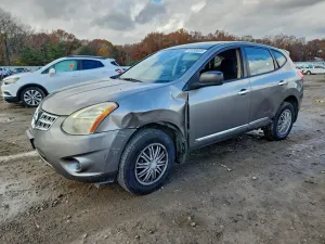 Nissan Rogue S 2.5L 4 2013