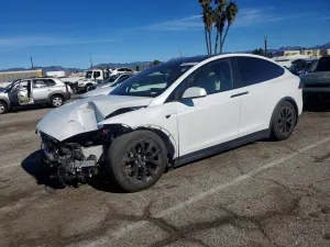 Tesla Model X 2022