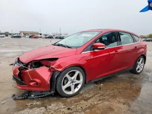 Ford Focus TITANIUM 2.0L 4 2012