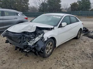 Hyundai Elantra SE 2.0L 4 2021