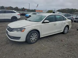 Volkswagen Passat S 2.5L 5 2013
