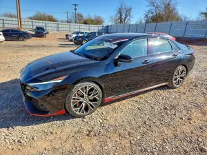 Hyundai Elantra 2.0L 4 2023