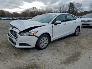 Ford Fusion S 2.5L 4 2013