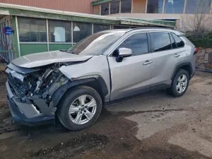 Toyota Rav4 XLE 2.5L 4 2021